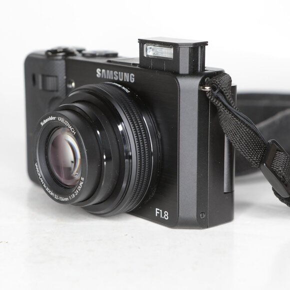 Samsung EX1/TL500 Digital Camera 10MP Digicam F1.8-2.4 Lens, Tilt Screen 3x Zoom - Picture 9 of 12